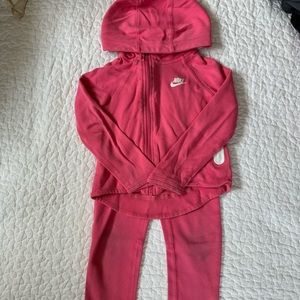 Nike girls sweat suit